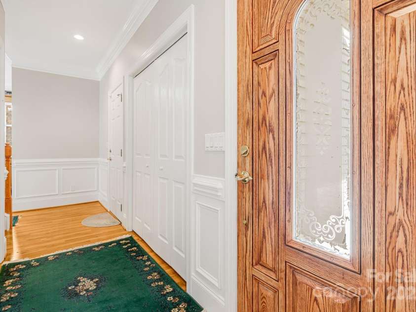 8 Sweet Gum Drive, Asheville, NC 28805.  MLS# CAR4194709, YatesRealty ID 10028. 