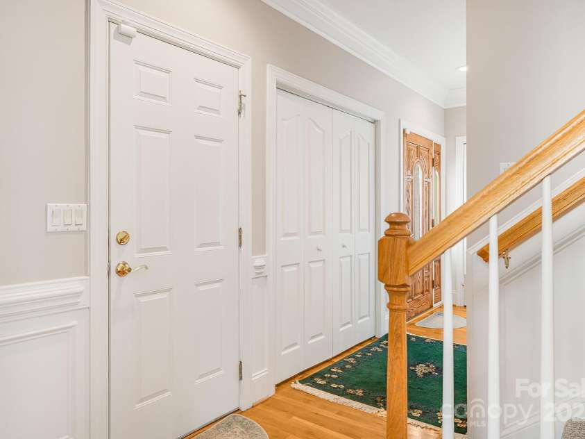 8 Sweet Gum Drive, Asheville, NC 28805.  MLS# CAR4194709, YatesRealty ID 10028. 