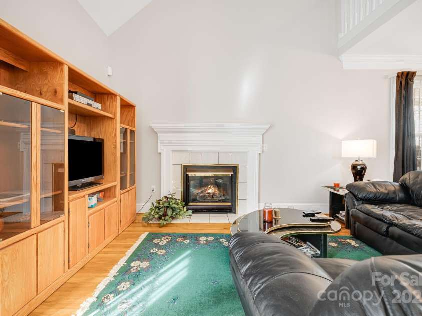 8 Sweet Gum Drive, Asheville, NC 28805.  MLS# CAR4194709, YatesRealty ID 10028. 