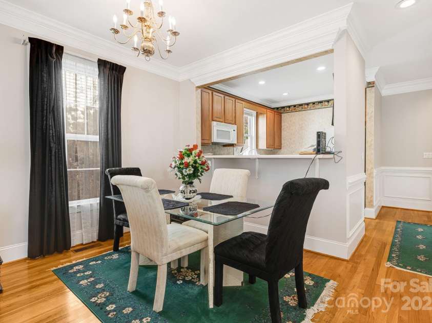 8 Sweet Gum Drive, Asheville, NC 28805.  MLS# CAR4194709, YatesRealty ID 10028. 