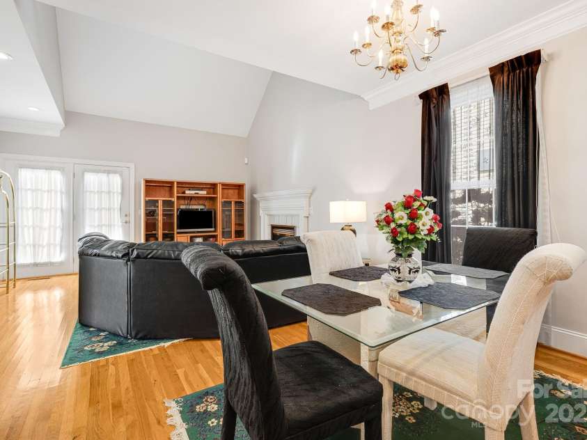 8 Sweet Gum Drive, Asheville, NC 28805.  MLS# CAR4194709, YatesRealty ID 10028. 