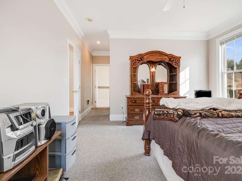 8 Sweet Gum Drive, Asheville, NC 28805.  MLS# CAR4194709, YatesRealty ID 10028. 