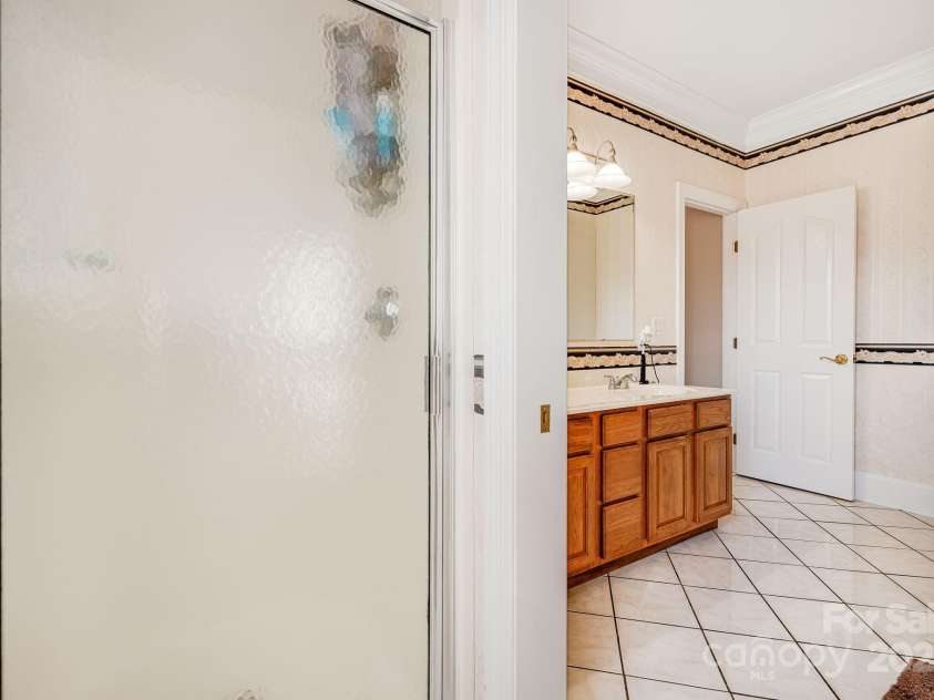 8 Sweet Gum Drive, Asheville, NC 28805.  MLS# CAR4194709, YatesRealty ID 10028. 