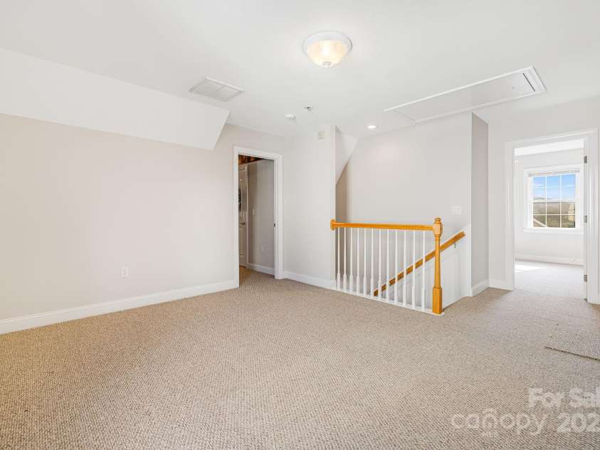 8 Sweet Gum Drive, Asheville, NC 28805.  MLS# CAR4194709, YatesRealty ID 10028. 