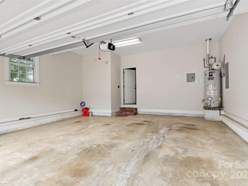 8 Sweet Gum Drive, Asheville, NC 28805.  MLS# CAR4194709, YatesRealty ID 10028. 