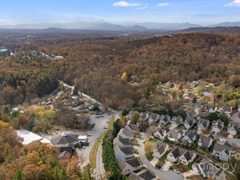 8 Sweet Gum Drive, Asheville, NC 28805.  MLS# CAR4194709, YatesRealty ID 10028. 