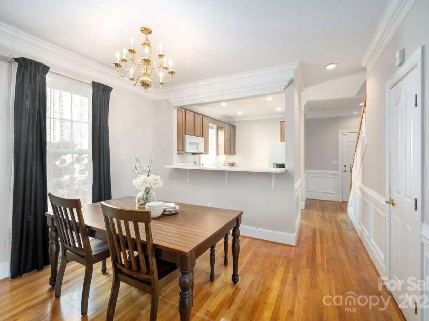 8 Sweet Gum Drive, Asheville, NC 28805.  MLS# CAR4316589, YatesRealty ID 10028. 