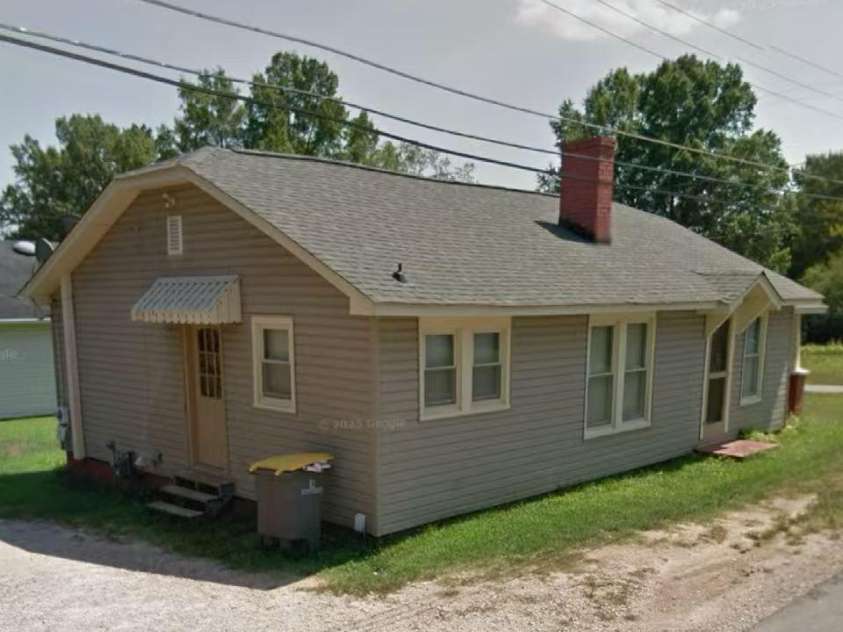 1011 Buick Avenue, Kannapolis, NC 28083.  MLS# CAR4240314, YatesRealty ID 10029. 