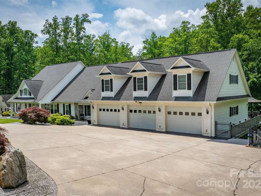 200 Little Acres Drive, Marion, NC 28752.  MLS# CAR4268470, YatesRealty ID 1003. 