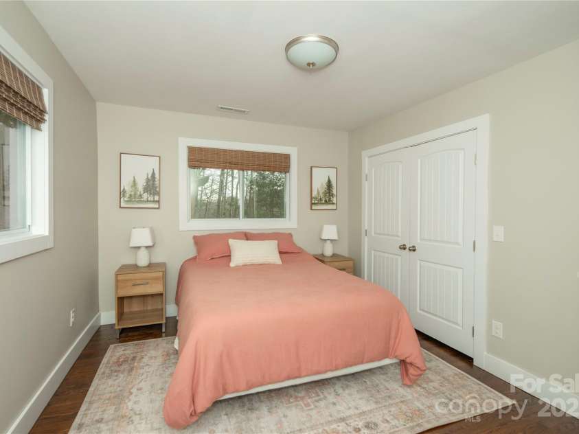 10 La Floresta Lane, Cedar Mountain, NC 28718.  MLS# CAR4333609, YatesRealty ID 10031. 