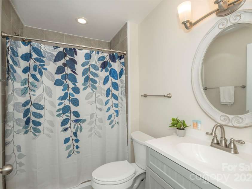 10 La Floresta Lane, Cedar Mountain, NC 28718.  MLS# CAR4333609, YatesRealty ID 10031. 