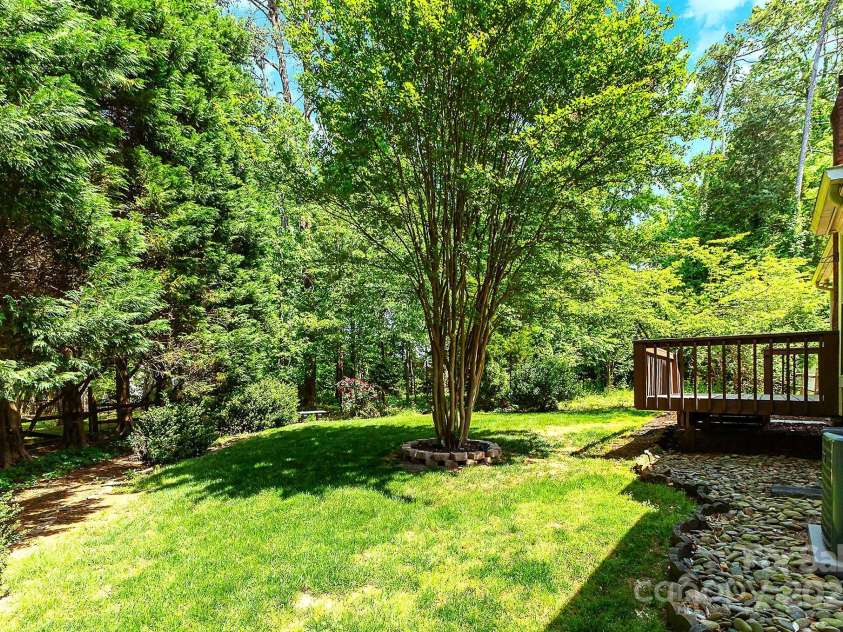 3200 Tallia Court, Charlotte, NC 28269.  MLS# CAR4249625, YatesRealty ID 10032. Generous lot, just under 1/3 acre!