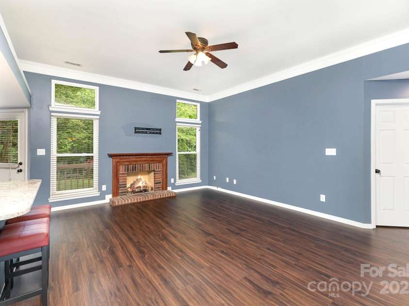 3200 Tallia Court, Charlotte, NC 28269.  MLS# CAR4249625, YatesRealty ID 10032. Open floorplan with gas logs in Fireplace!