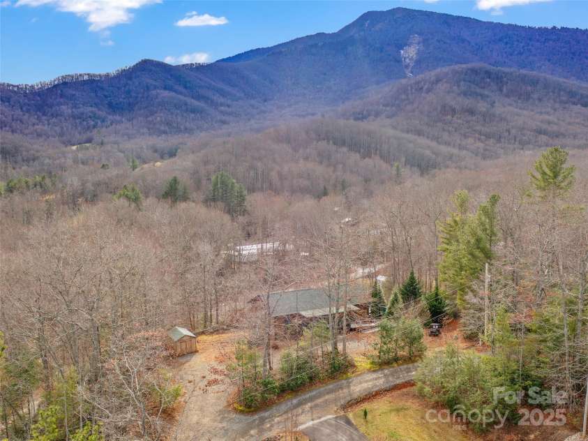 211 Cherry Hollow Road, Burnsville, NC 28714.  MLS# CAR4246541, YatesRealty ID 10033. 