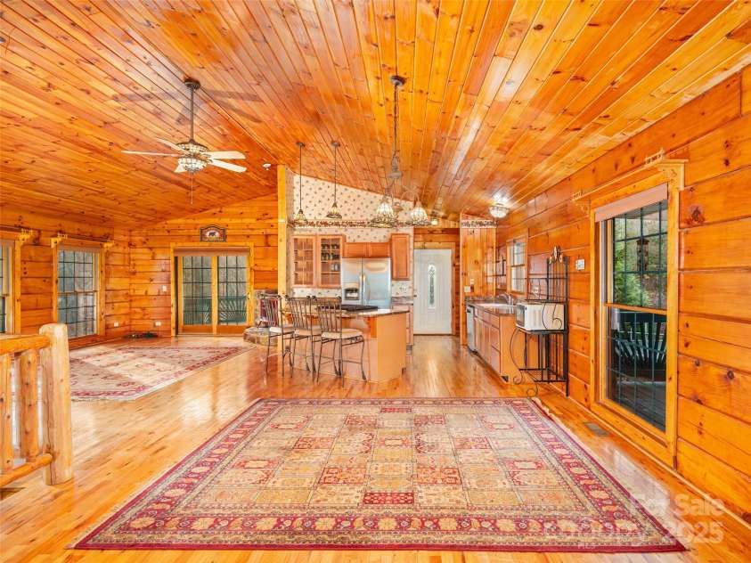 211 Cherry Hollow Road, Burnsville, NC 28714.  MLS# CAR4246541, YatesRealty ID 10033. 