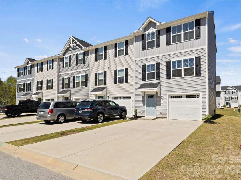 220 MAPLE FORGE Trail, Greenville, SC 29617.  MLS# CAR4246924, YatesRealty ID 10033. 