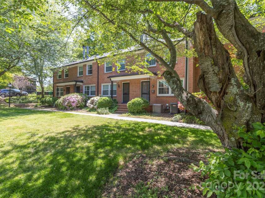 212 Laurel Avenue, Charlotte, NC 28207.  MLS# CAR4250779, YatesRealty ID 10035. 