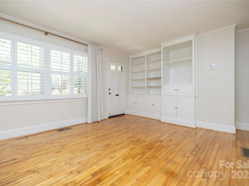 212 Laurel Avenue, Charlotte, NC 28207.  MLS# CAR4250779, YatesRealty ID 10035. 