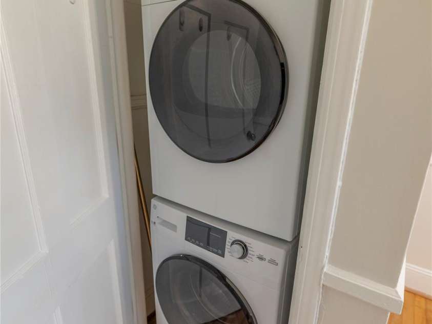 212 Laurel Avenue, Charlotte, NC 28207.  MLS# CAR4250779, YatesRealty ID 10035. 