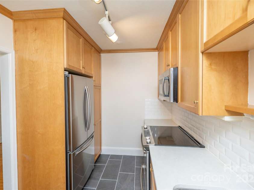 212 Laurel Avenue, Charlotte, NC 28207.  MLS# CAR4250779, YatesRealty ID 10035. 