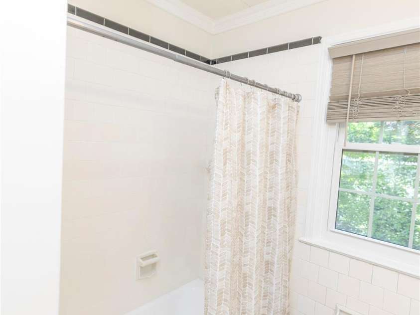 212 Laurel Avenue, Charlotte, NC 28207.  MLS# CAR4250779, YatesRealty ID 10035. 