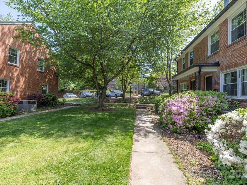 212 Laurel Avenue, Charlotte, NC 28207.  MLS# CAR4250779, YatesRealty ID 10035. 