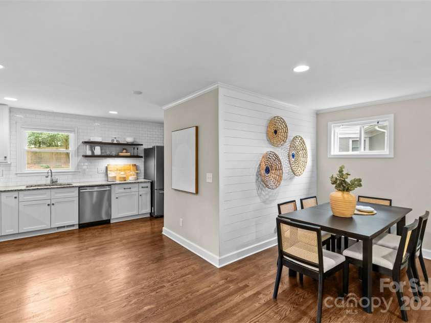 3320 Eastwood Drive, Charlotte, NC 28205.  MLS# CAR4250652, YatesRealty ID 10036. 