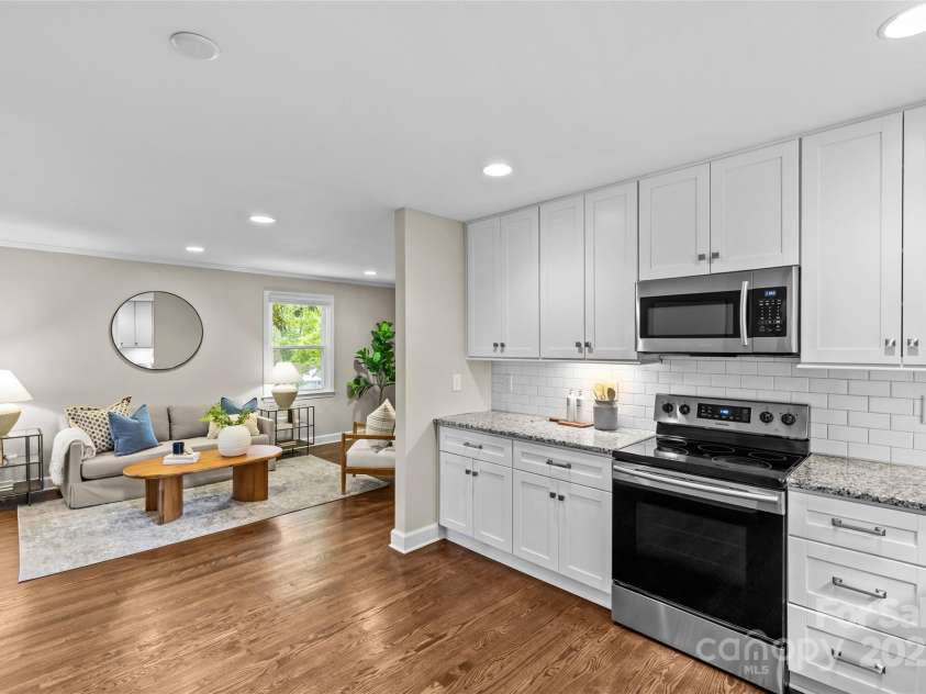 3320 Eastwood Drive, Charlotte, NC 28205.  MLS# CAR4250652, YatesRealty ID 10036. 