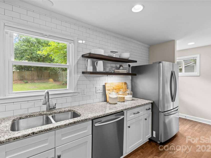 3320 Eastwood Drive, Charlotte, NC 28205.  MLS# CAR4250652, YatesRealty ID 10036. 