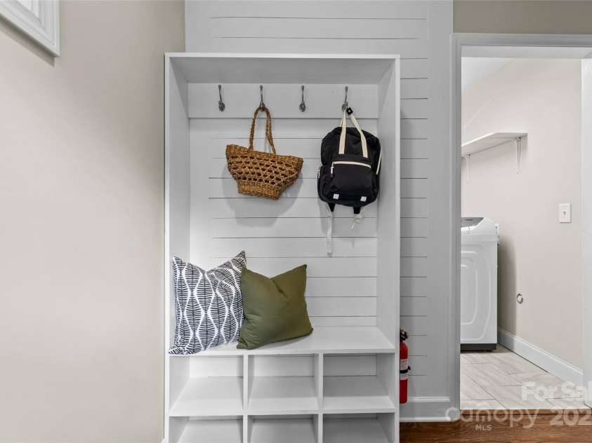 3320 Eastwood Drive, Charlotte, NC 28205.  MLS# CAR4250652, YatesRealty ID 10036. 