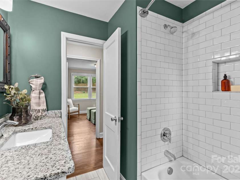 3320 Eastwood Drive, Charlotte, NC 28205.  MLS# CAR4250652, YatesRealty ID 10036. 