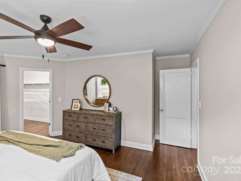 3320 Eastwood Drive, Charlotte, NC 28205.  MLS# CAR4250652, YatesRealty ID 10036. 