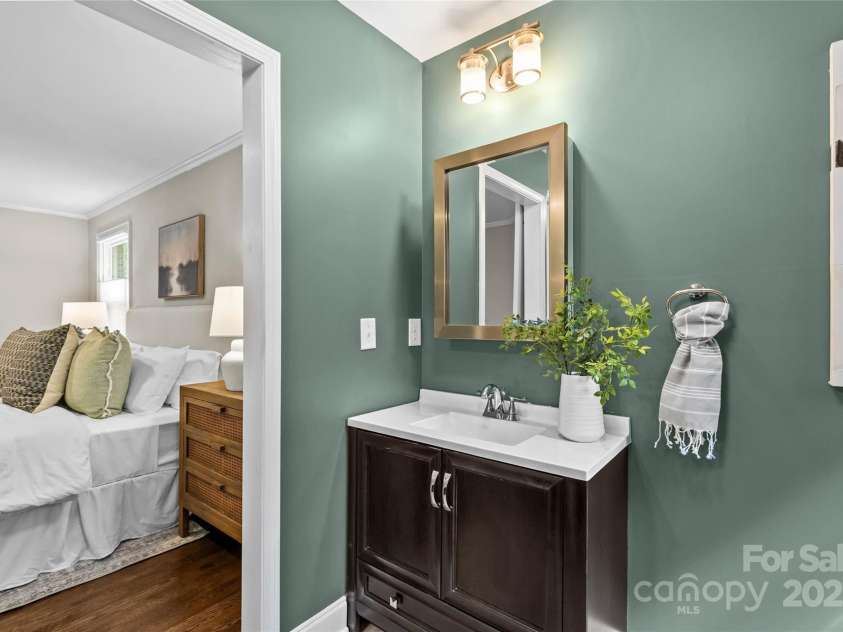 3320 Eastwood Drive, Charlotte, NC 28205.  MLS# CAR4250652, YatesRealty ID 10036. 