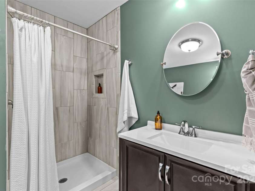 3320 Eastwood Drive, Charlotte, NC 28205.  MLS# CAR4250652, YatesRealty ID 10036. 