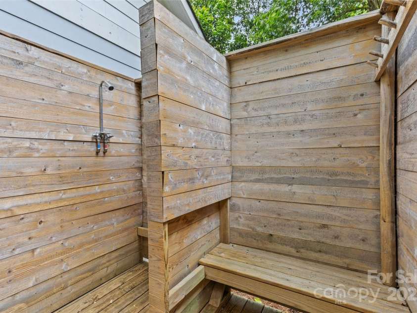 3320 Eastwood Drive, Charlotte, NC 28205.  MLS# CAR4250652, YatesRealty ID 10036. 