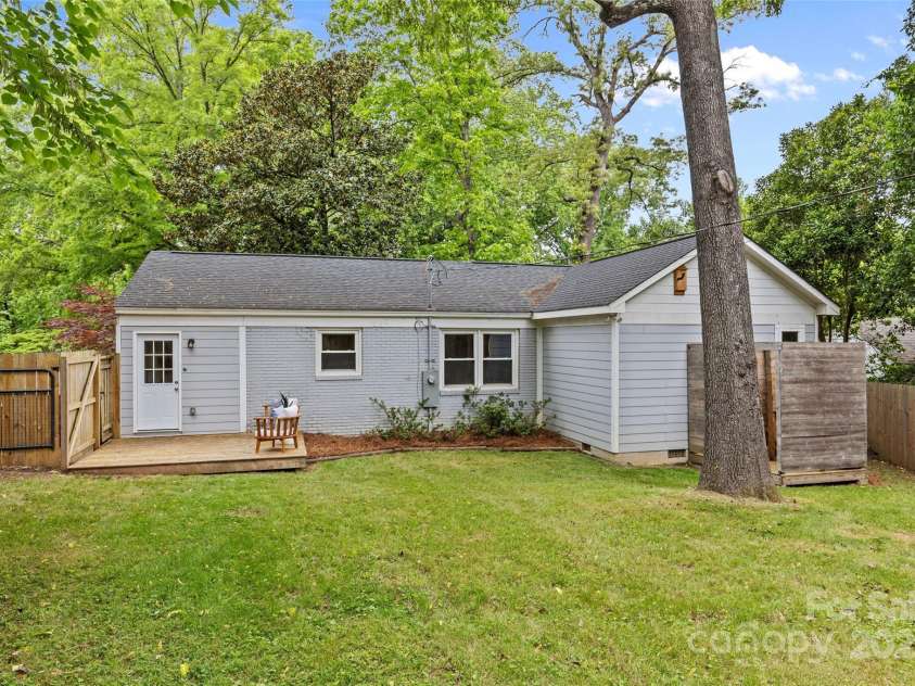 3320 Eastwood Drive, Charlotte, NC 28205.  MLS# CAR4250652, YatesRealty ID 10036. 