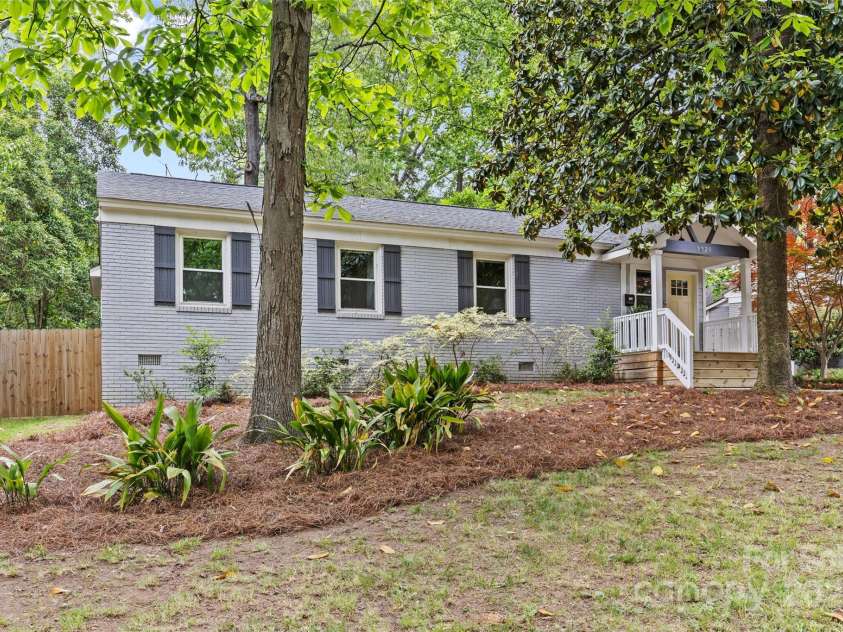3320 Eastwood Drive, Charlotte, NC 28205.  MLS# CAR4250652, YatesRealty ID 10036. 
