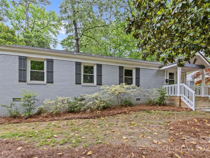 3320 Eastwood Drive, Charlotte, NC 28205.  MLS# CAR4250652, YatesRealty ID 10036. 