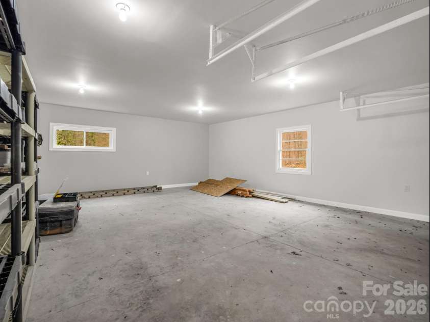 117 Hummingbird Lane, Columbus, NC 28722.  MLS# CAR4368067, YatesRealty ID 10037. 