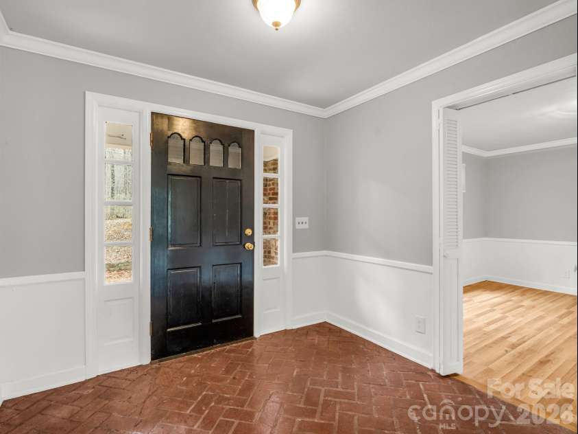 117 Hummingbird Lane, Columbus, NC 28722.  MLS# CAR4368067, YatesRealty ID 10037. 
