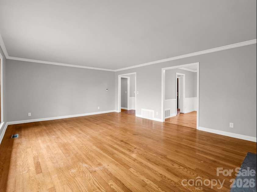117 Hummingbird Lane, Columbus, NC 28722.  MLS# CAR4368067, YatesRealty ID 10037. 