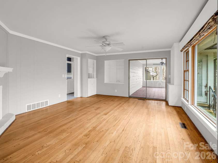 117 Hummingbird Lane, Columbus, NC 28722.  MLS# CAR4368067, YatesRealty ID 10037. 