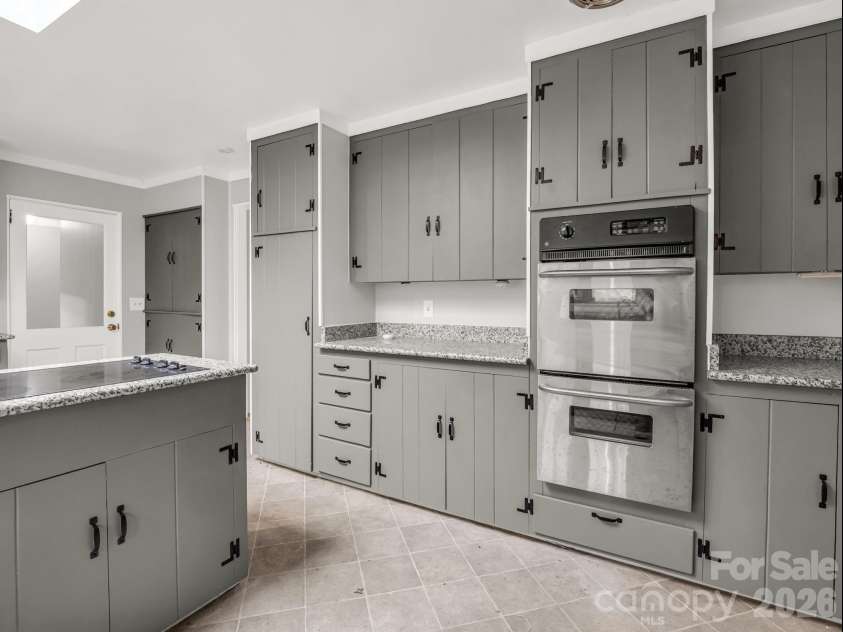 117 Hummingbird Lane, Columbus, NC 28722.  MLS# CAR4368067, YatesRealty ID 10037. 