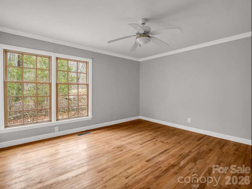 117 Hummingbird Lane, Columbus, NC 28722.  MLS# CAR4368067, YatesRealty ID 10037. 