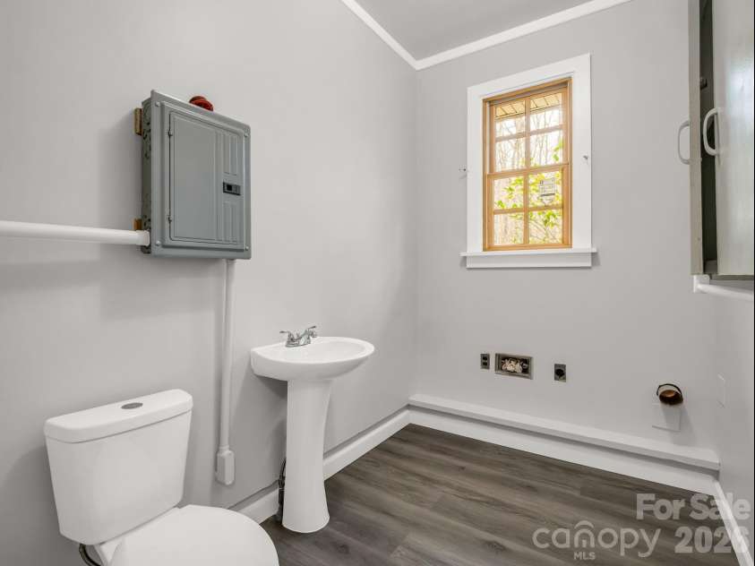 117 Hummingbird Lane, Columbus, NC 28722.  MLS# CAR4368067, YatesRealty ID 10037. 