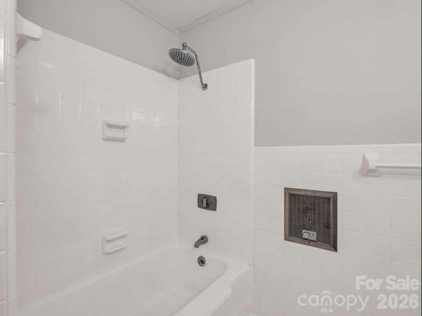 117 Hummingbird Lane, Columbus, NC 28722.  MLS# CAR4368067, YatesRealty ID 10037. 