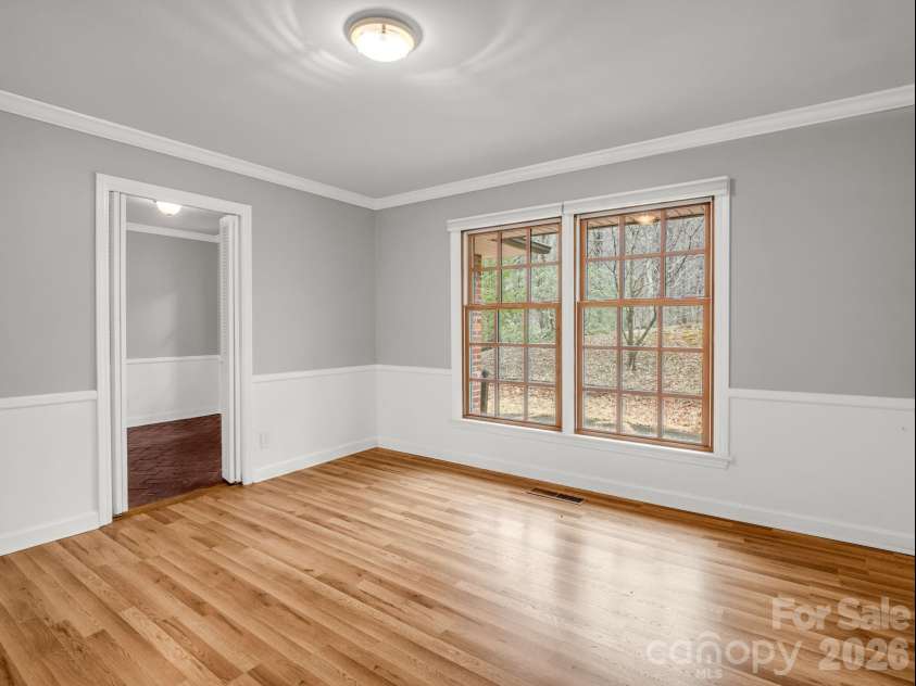 117 Hummingbird Lane, Columbus, NC 28722.  MLS# CAR4429441, YatesRealty ID 10037. 