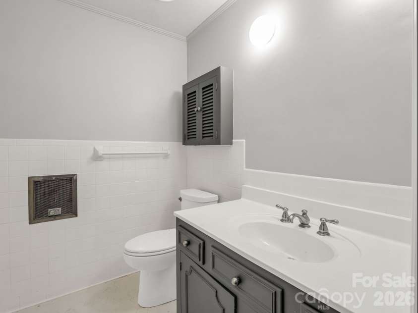117 Hummingbird Lane, Columbus, NC 28722.  MLS# CAR4429441, YatesRealty ID 10037. 