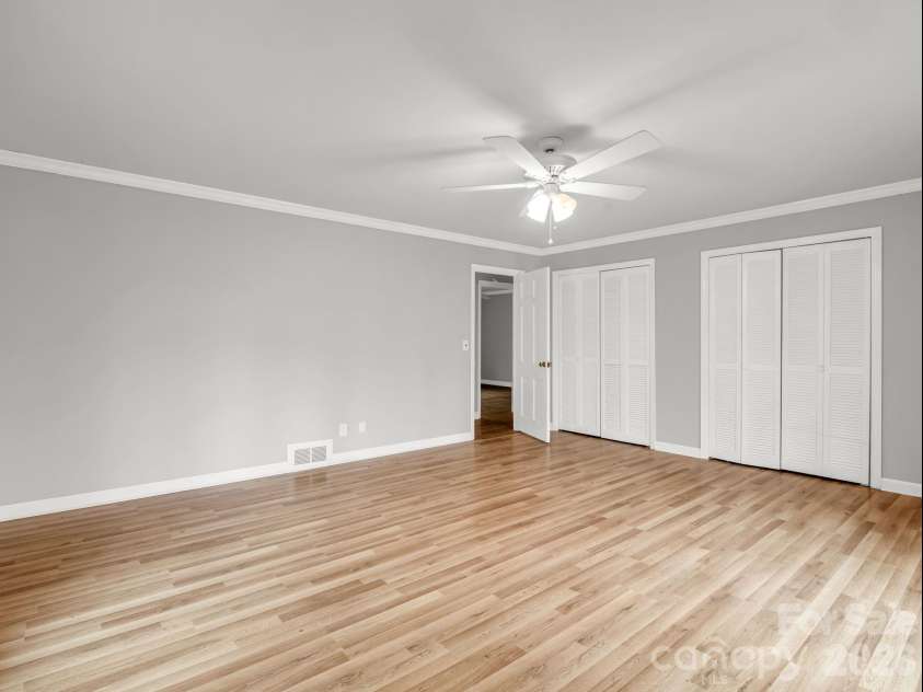 117 Hummingbird Lane, Columbus, NC 28722.  MLS# CAR4429441, YatesRealty ID 10037. 