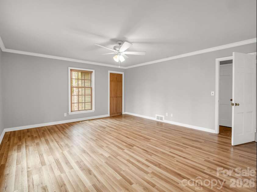 117 Hummingbird Lane, Columbus, NC 28722.  MLS# CAR4429441, YatesRealty ID 10037. 